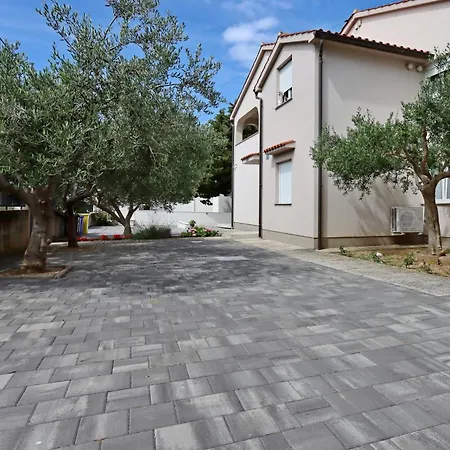 Apartman By The Sea Banjol, Rab - 12838 *